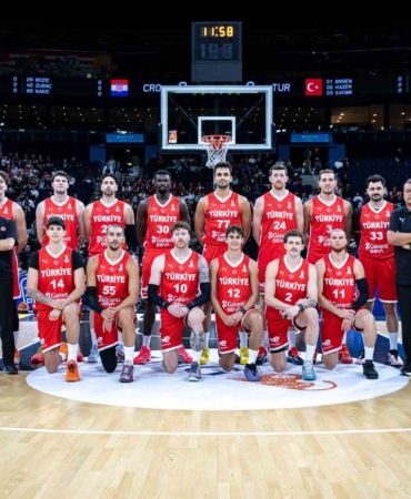 A MİLLİ ERKEK BASKETBOL TAKIMI, DÜNYA KUPASI ELEMELERİNDE LİTVANYA'YI KONUK EDECEK 12 DEV ADAM, LİTVANYA KARŞISINDA DÜNYA KUPASI YOLUNDA AVANTAJ PEŞİNDE LİTVANYA İLE 13. RANDEVU İLK TURDA 6'DA 6