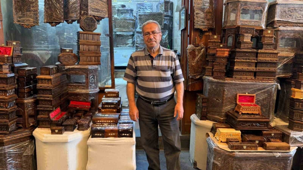 65 Yıldır Gaziantep'te Sandık İşlemeciliği Yapıyor