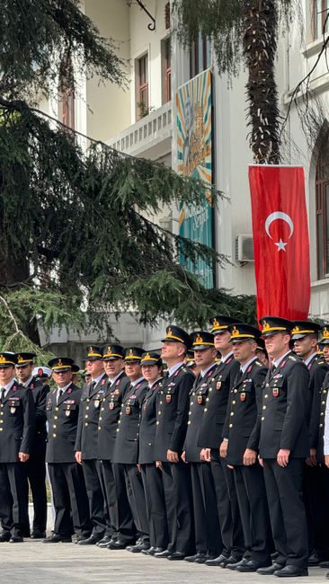84 hâkim ve savcı meslekten çıkarıldı