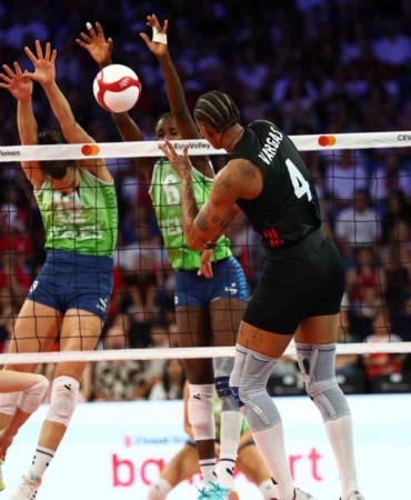 A Milli Kadın Voleybol Takımı, Avrupa Şampiyonası'nda Slovenya'yı yendi