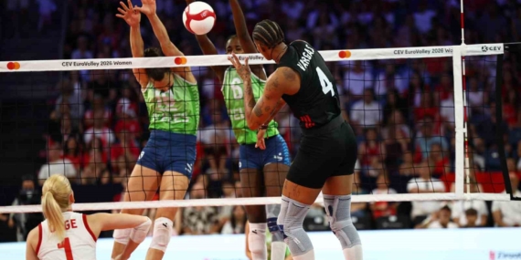 A Milli Kadın Voleybol Takımı, Avrupa Şampiyonası'nda Slovenya'yı yendi