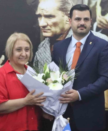 AK Parti Genel Sekreteri İnan, İlkay Çiçek'in partisine katılma çabasını açıkladı