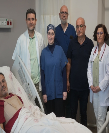 ALS HASTASINA ÇİFT KALP KAPAĞI AMELİYATI: DÜNYA LİTERATÜRÜNDE BENZERİ YOK