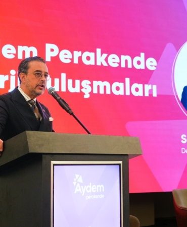 DSO BAŞKANI KASAPOĞLU; "EN BÜYÜK BEKLENTİMİZ GELECEĞİ GÜVENLE PLANLAYABİLECEĞİMİZ İSTİKRARLI BİR YATIRIM ORTAMIDIR" AYDEM PERAKENDE, DENİZLİ İŞ DÜNYASINI ENERJİ GÜNDEMİNDE BULUŞTURDU