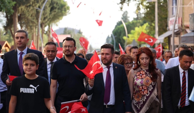 TAVAS'DA ZEYBEKLİ FESTİVAL DENİZLİ 8. TAVAS ZEYBEK, KÜLTÜR VE SANAT FESTİVALİ KORTEJ YÜRÜYÜŞÜYLE BAŞLADI