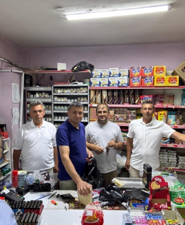 AK PARTİ DENİZLİ ESNAFIN YANINDA