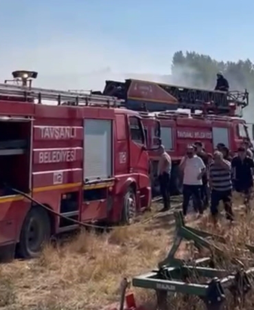 KÜTAHYA'DA YANGINDA 400 BALYA SAMAN KÜL OLDU