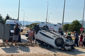 SEYDİKEMER'DE TIR İLE OTOMOBİL ÇARPIŞTI: 4 YARALI