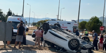 SEYDİKEMER'DE TIR İLE OTOMOBİL ÇARPIŞTI: 4 YARALI