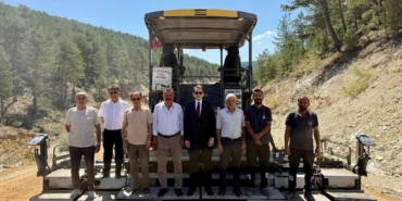 HİSARCIK KIZILÇUKUR-ALINÖREN YOLUNDA SICAK ASFALT ÇALIŞMASI SÜRÜYOR