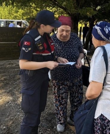 KEMALPAŞA'DA JANDARMADAN KADINLARA 'KADES' VE 'KADINA EL KALKAMAZ' BİLGİLENDİRMESİ