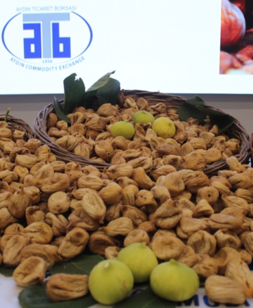 AYDIN'DA SEZONUN İLK KURU İNCİRİ 850 LİRADAN SATILDI