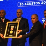 TBMM BAŞKANI KURTULMUŞ: "İSRAİL SADECE TÜRKİYE'DEN ÇEKİNİYOR VE TÜRKİYE'NİN BÖLGESİNDE OLUŞTURACAĞI BARIŞ VE KARDEŞLİK İKLİMİNDEN ÇEKİNİYOR" "TERÖR ÖRGÜTÜ SİLAH BIRAKMAZSA? BU YASADA 3 TANE SİGORTA VARDIR, BIRAKMAZSA KENDİLERİ BİLİR" "BIRAKMAZSA TÜRKİYE BUNDAN EVVEL OLDUĞU GİBİ TERÖRLE MÜCADELE ETMEYİ GAYET İYİ BİLİR"