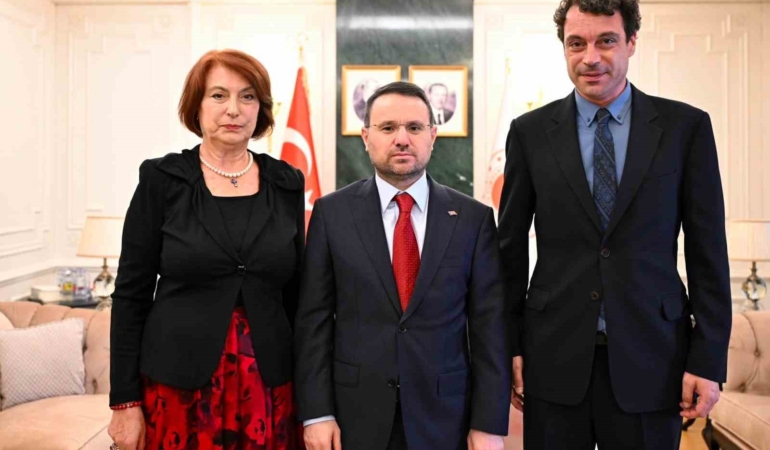 Adalet Bakanı Gürlek, Uğur Mumcu'nun Ailesiyle Bir Araya Geldi
