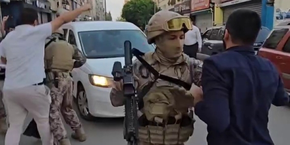 Adana'da Kuytul çiftinin gözaltına alınmasına engel olmaya çalıştılar