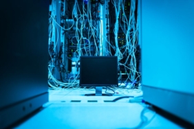 Adana'da internet kablolarını çalan hırsız aranıyor