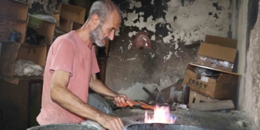 Adana'da kalaycılık ve şiir: Hulusi Deveci'nin hikayesi