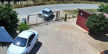 Adana'da otomobil takla attı, 2 kişi yaralandı