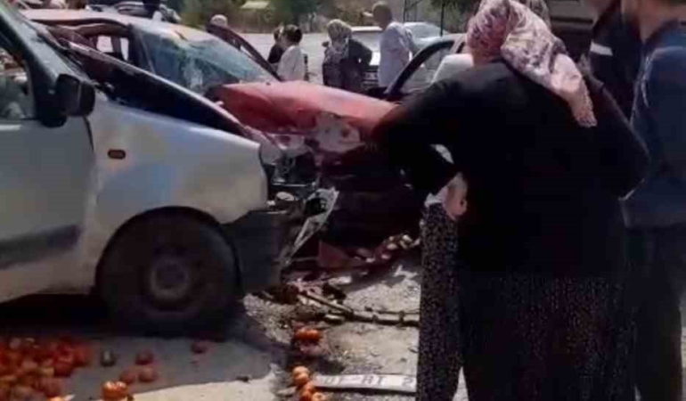 Adana'da trafik kazasında 2 kişi yaralandı