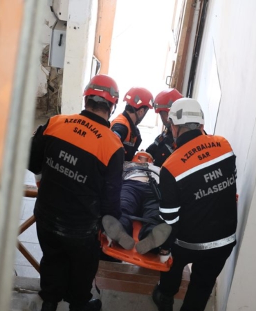 Adana'da vatandaşlar, ASKİ'nin müdahalesi olmadan kanalizasyon hattı döşedi