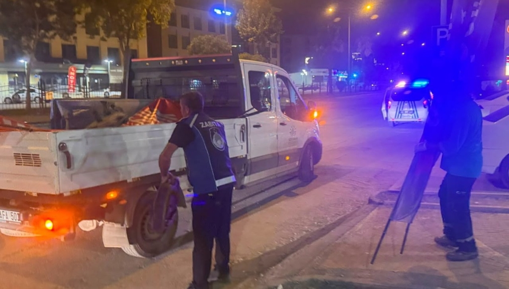 Adıyaman'da Mevzuata Aykırı Tabela ve Reklam Panoları Kaldırılıyor