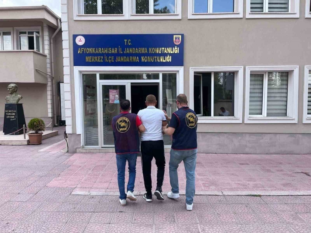 Afyonkarahisar'da 20 Yıl Hapis Cezasıyla Aranan Şahıs Yakalandı