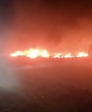 Afyonkarahisar'da balya makinesinden çıkan kıvılcım yangına neden oldu