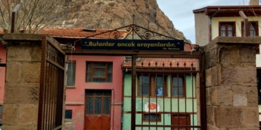 Afyonkarahisar'da eski kum ocağı çöplüğe döndü