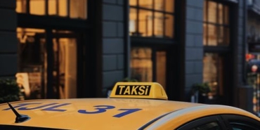 Afyonkarahisar'da otomobil ile taksi çarpıştı, 3 yaralı