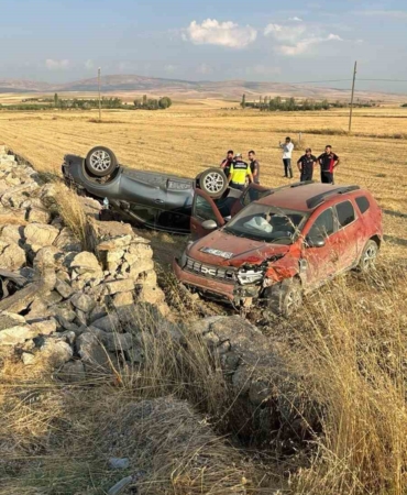 Afyonkarahisar'da trafik kazası: 1 ölü, 5 yaralı