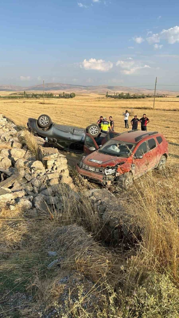Afyonkarahisar'da trafik kazası: 1 ölü, 5 yaralı