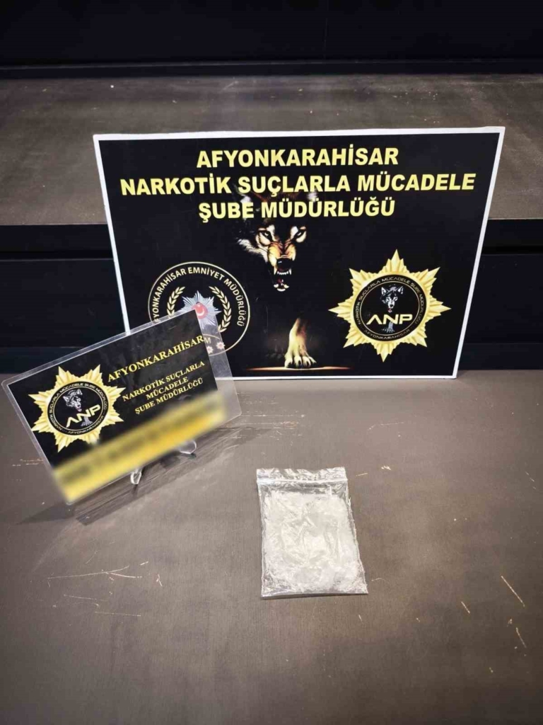 Afyonkarahisar'da uyuşturucu ile yakalanan 2 kişi tutuklandı