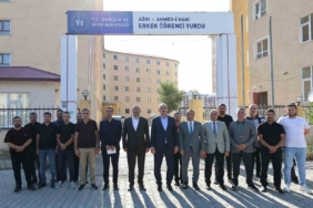 Ağrı Valisi Bozkurt KYK yurtlarındaki çalışmaları inceledi