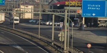 Aksaray'da düğünden dönen ailenin bulunduğu araç kaza yaptı