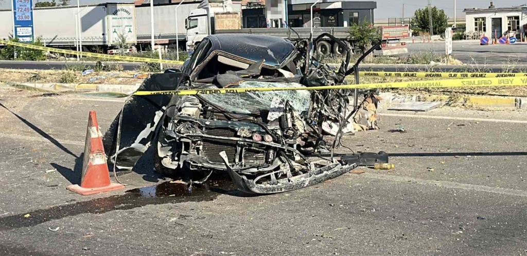 Aksaray'da otomobil kazası: 2 ölü, 2 yaralı