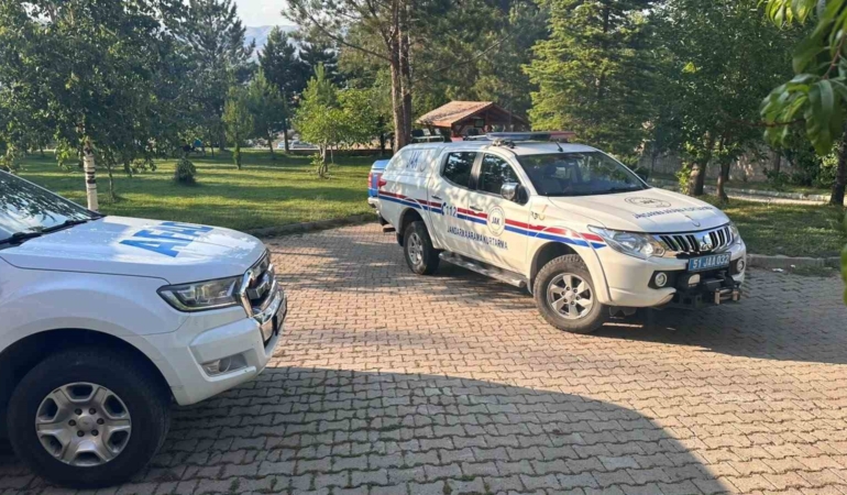 Aladağlar'da düşen İngiliz dağcı için helikopterle kurtarma