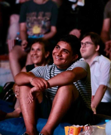 Alanya'da Yeşilçam Sinema Günleri 'Neşeli Günler' ile başladı