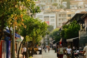 Alanya'da eşini ve kayınvalidesini bıçaklayan kişi adliyeye sevk edildi