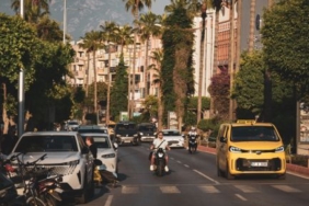 Alanya'da otomobil ile motosiklet çarpıştı, bir kişi hayatını kaybetti