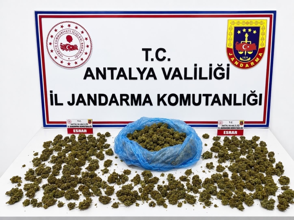 Alanya'da uyuşturucu operasyonunda 745 gram esrar ele geçirildi