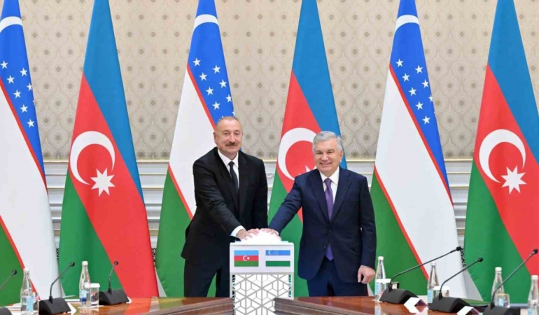 Aliyev ve Mirziyoyev Taşkent'te Görüşme Gerçekleştirdi