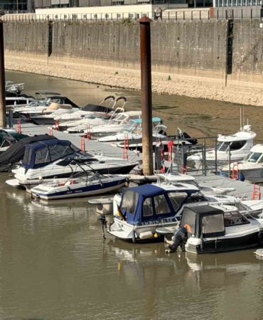 Almanya'da Ren Nehri'nde su seviyesi tarihi düşüşte