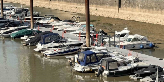 Almanya'da Ren Nehri'nde su seviyesi tarihi düşüşte