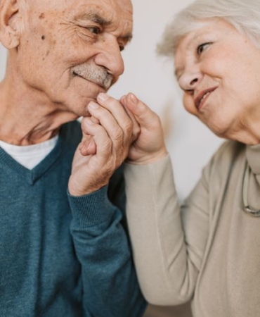 Alzheimer bakımında tiyatro ile yenilikçi eğitim modeli