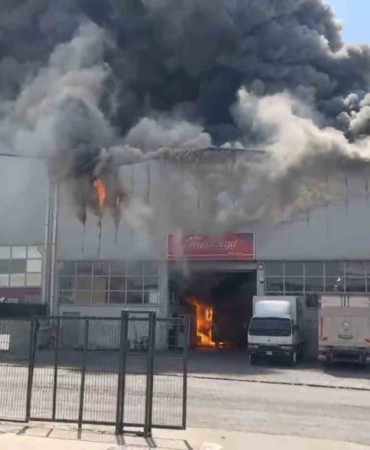 Ankara'da kargo deposundaki yangın söndürüldü
