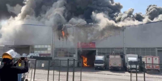 Ankara'da kargo deposundaki yangın söndürüldü