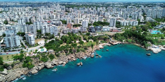 Antalya'da JASAT, 1 Ayda 1.331 Aranan Kişiyi Yakaladı