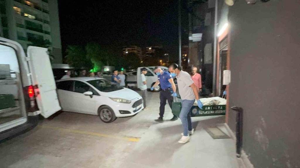 Antalya'da Norveçli yaşlı adam evinde ölü bulundu