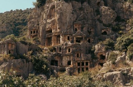 Antalya'da Seleukea Antik Kenti yakınında zeytinlikte yangın