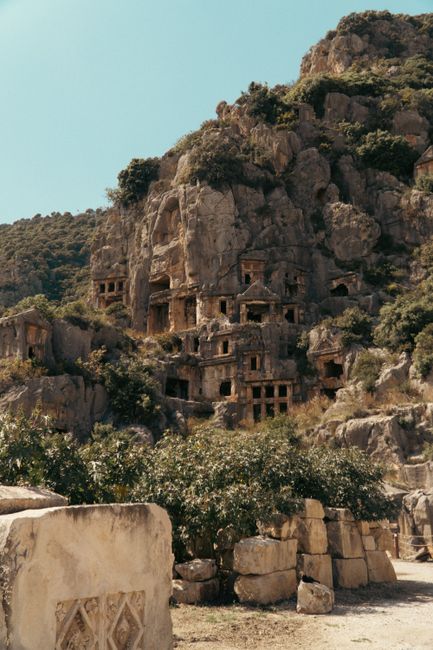 Antalya'da Seleukea Antik Kenti yakınında zeytinlikte yangın